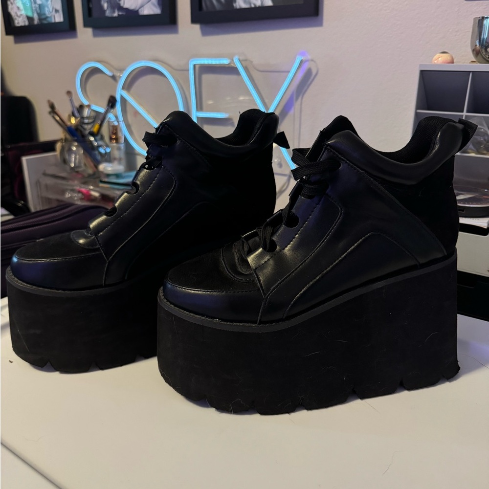 SOLD Hot Topic Platform Sneakers